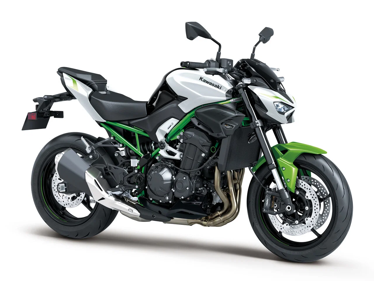 ホワイトペイントの2027 Kawasaki Z900。