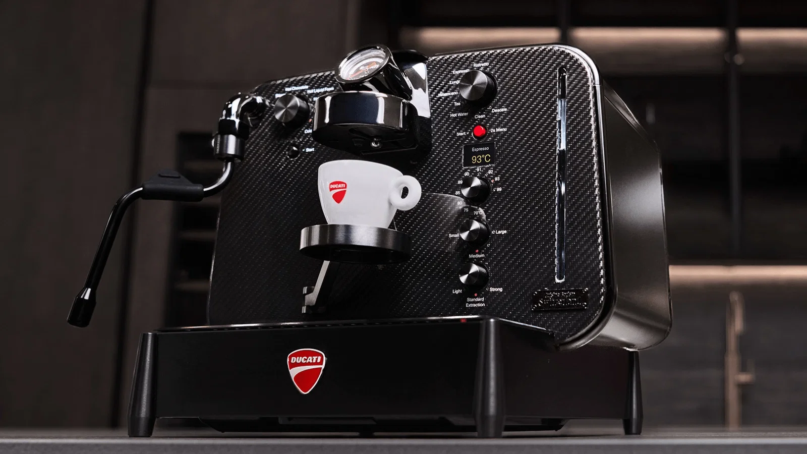 新しいドゥカティ バリスタ コーヒーマシン。クレジット: ドゥカティ。