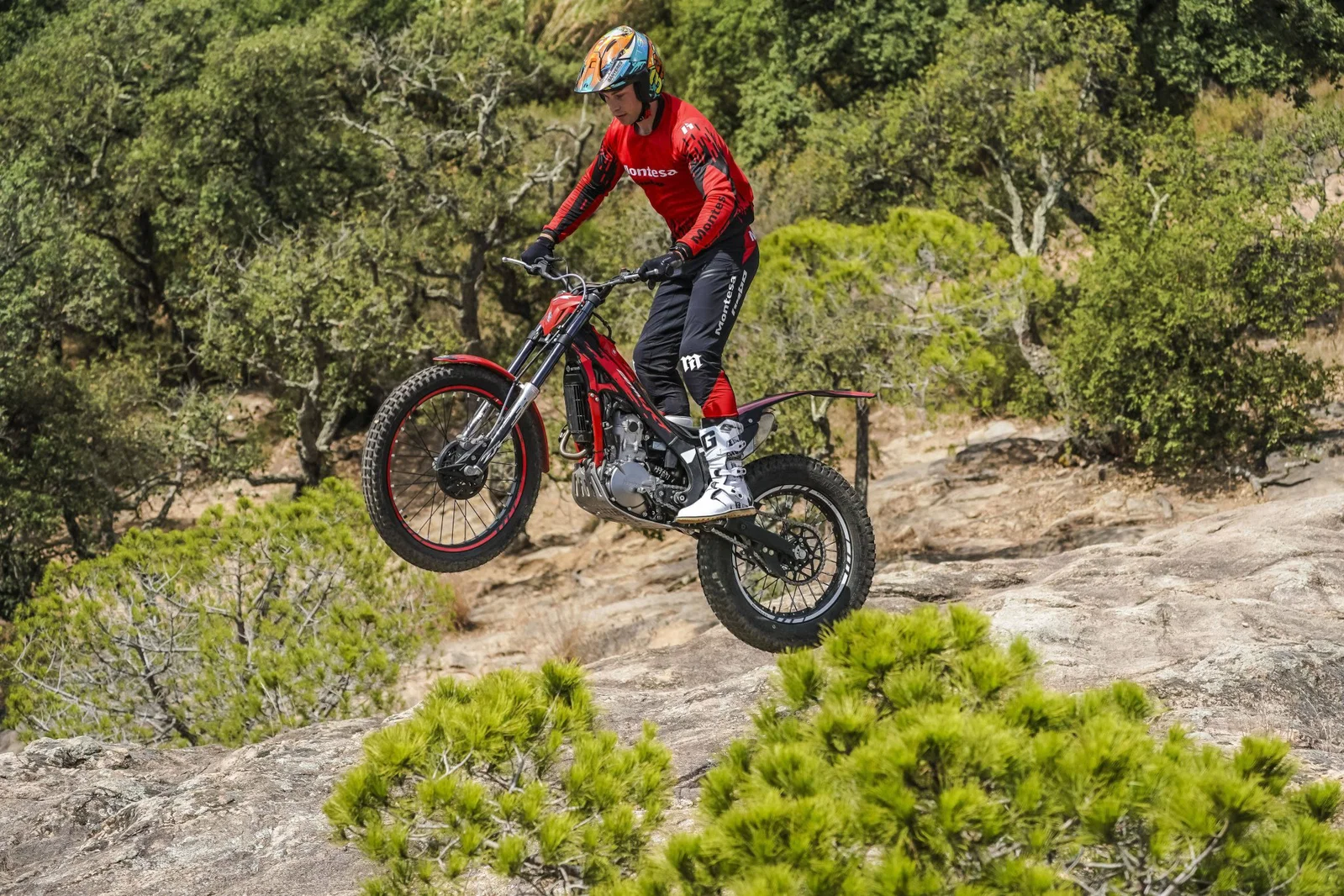 2027 モンテッサ 4RT 260R が稼働中。