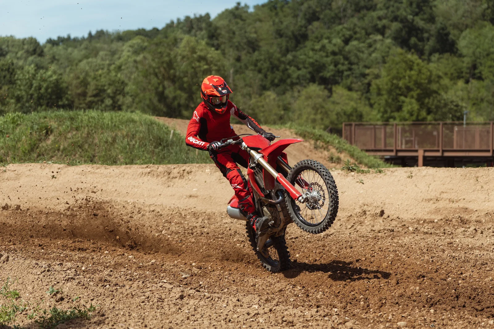 2027 ドゥカティ Desmo450 MX