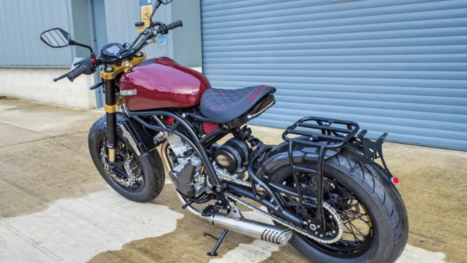 新品未使用のCCMスピットファイアバイクです。クレジット: ゲートウェイ オークション