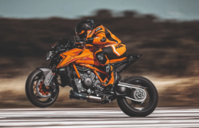 KTM 1390 Super Duke R がディーラーからの 1,500 ポンドの寄付で新しい PowerDeals をリード