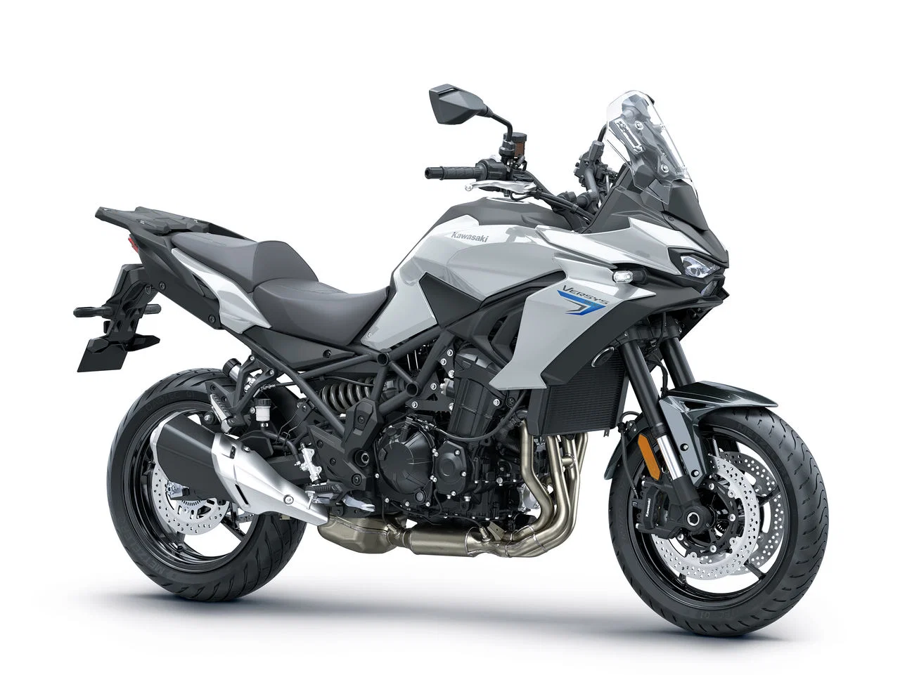 パールロボットホワイトのKawasaki Versys 900。