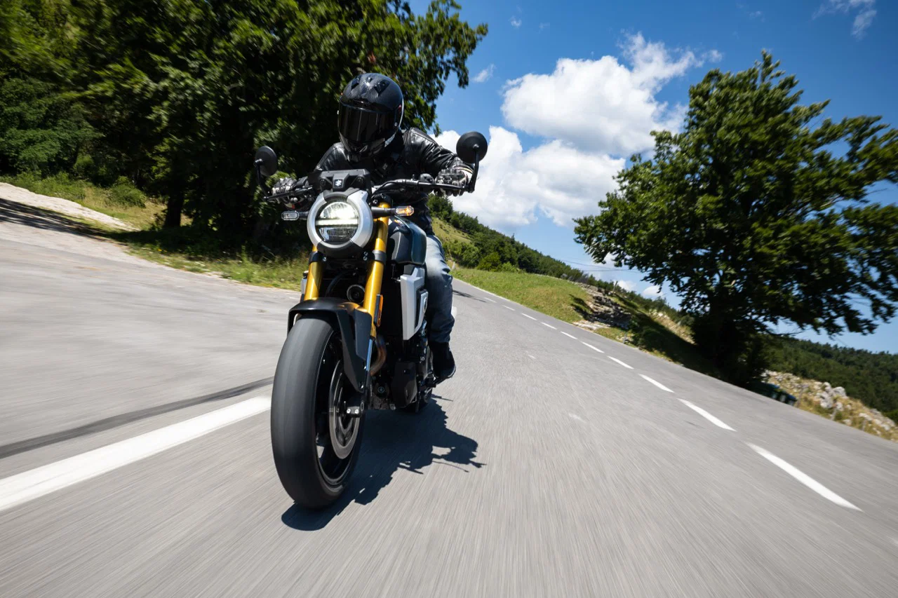 GSX-8T - ライディング