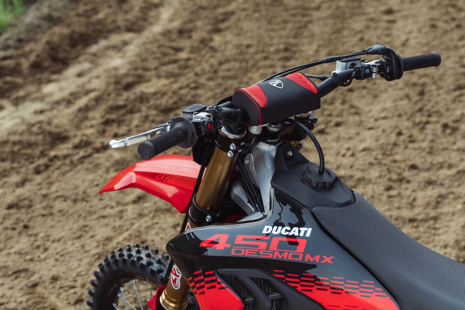 2027 ドゥカティ Desmo450 MX